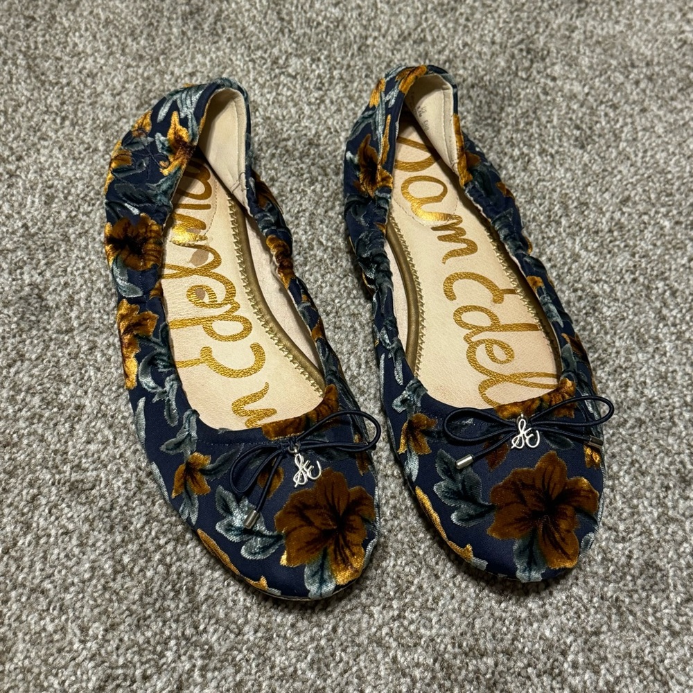 Sam Edelman Women 9.5 Felicia Blue Velvet Floral Tapestry Ballet Flats EUC